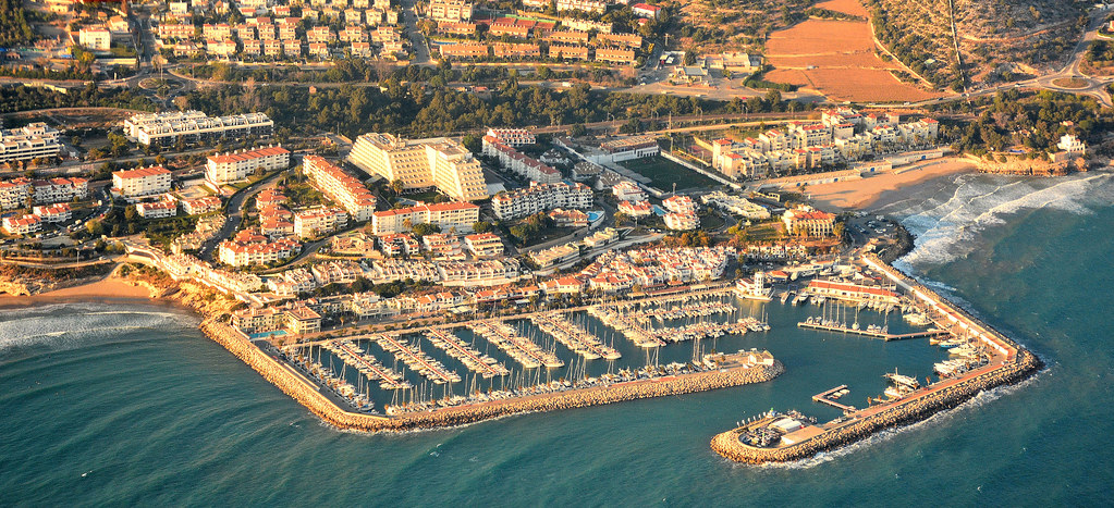 How to get to Sitges from Barcelona